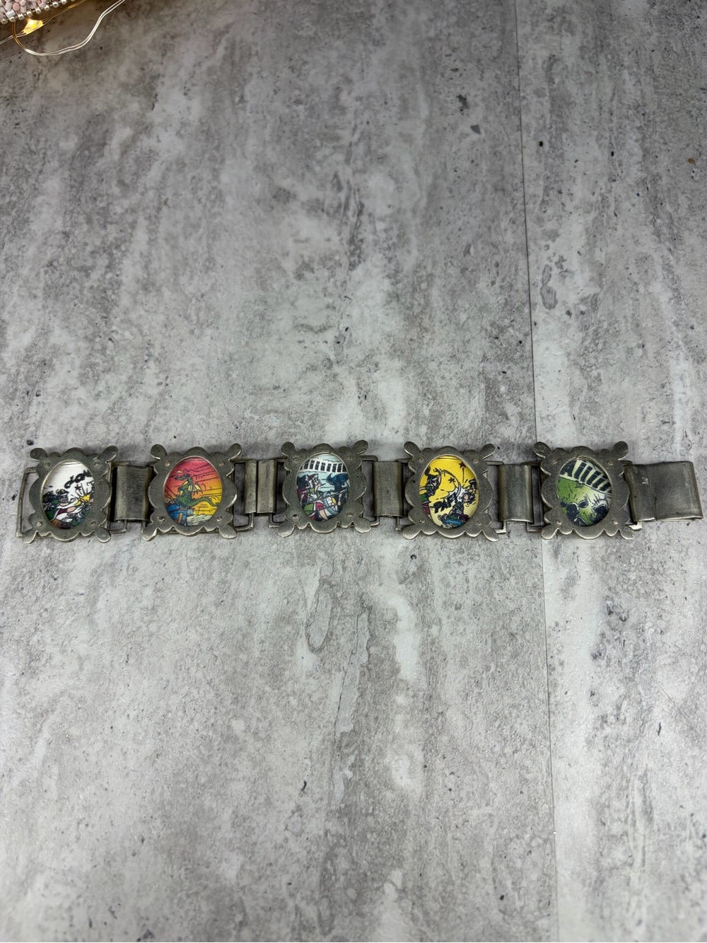 Picture Frame Vintage Five-Panel Bracelet Silver Tone Jewelry 6 1/2